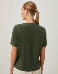 T-SHIRT FEMININO DETALHE DECOTE V SHOULDER ORIGINAL 241403005