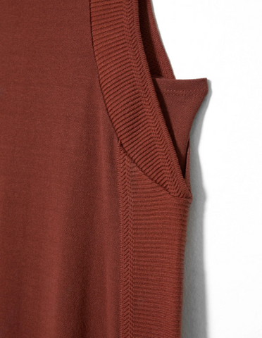 VESTIDO SHOULDER MALHA RETILINEA LATERAL TERRA COTA ORIGINAL 012523246001