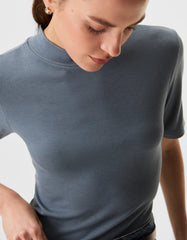 T-SHIRT FEMININA CANELADA GOLA ALTA SHOULDER ORIGINAL 012614074001